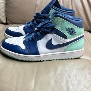 Air Jordan 1 Mid Mint Green and Mystic Navy Blue Size 12 Sneakers